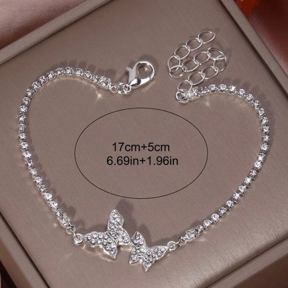 Rhinestone Butterfly Decor Silver Shiny Bracelet For Women Wedding Jewelry - Picture 4 of 6